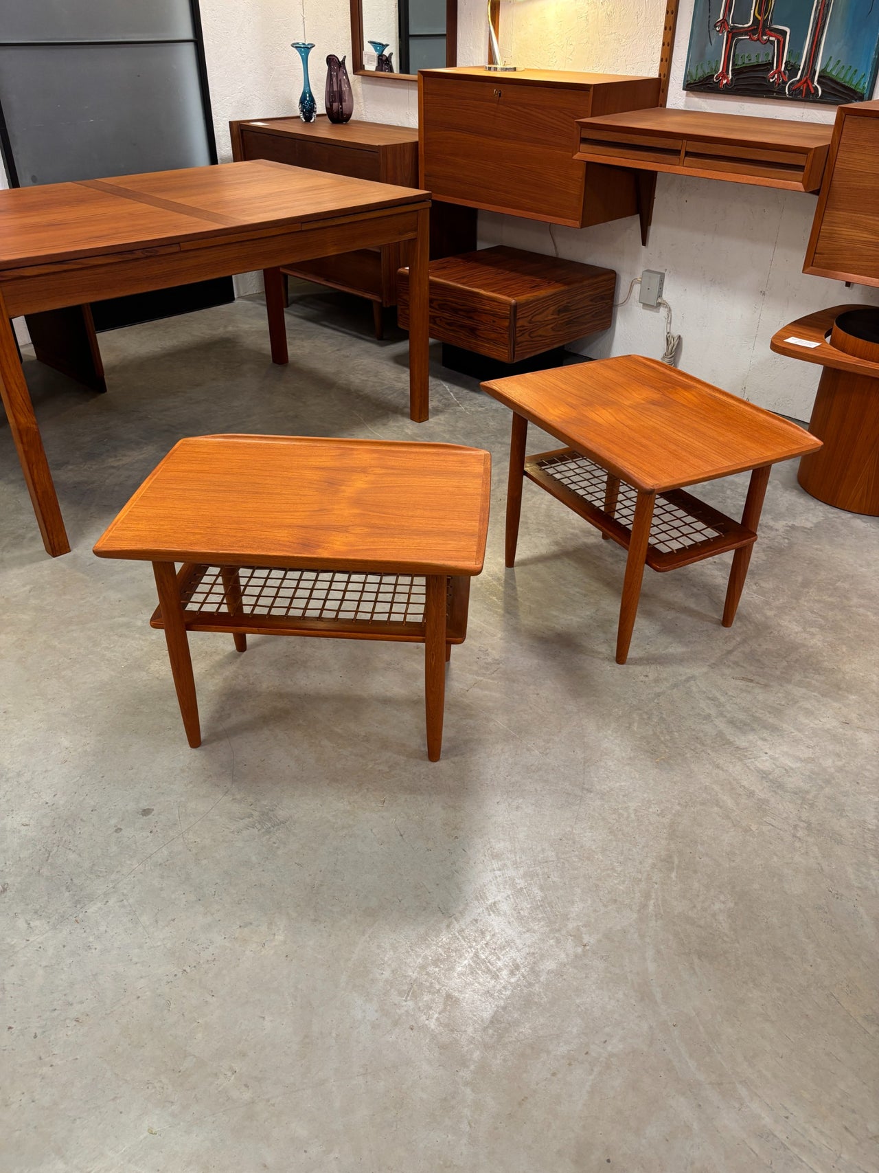 Paire de tables d'appoints mid century en teck, Canada circa 60