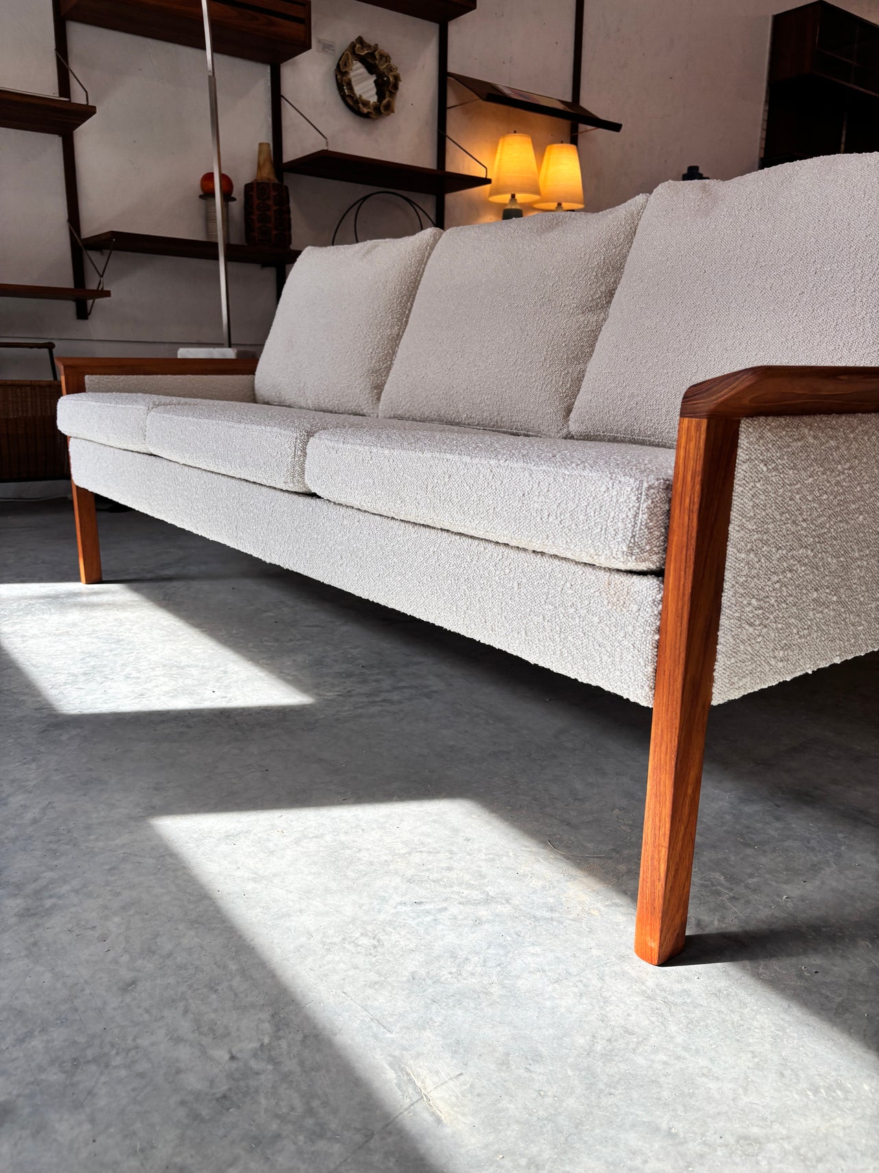 Sofa en teck par Hans Olsen pour C/S Mobler, Danemark circa 60