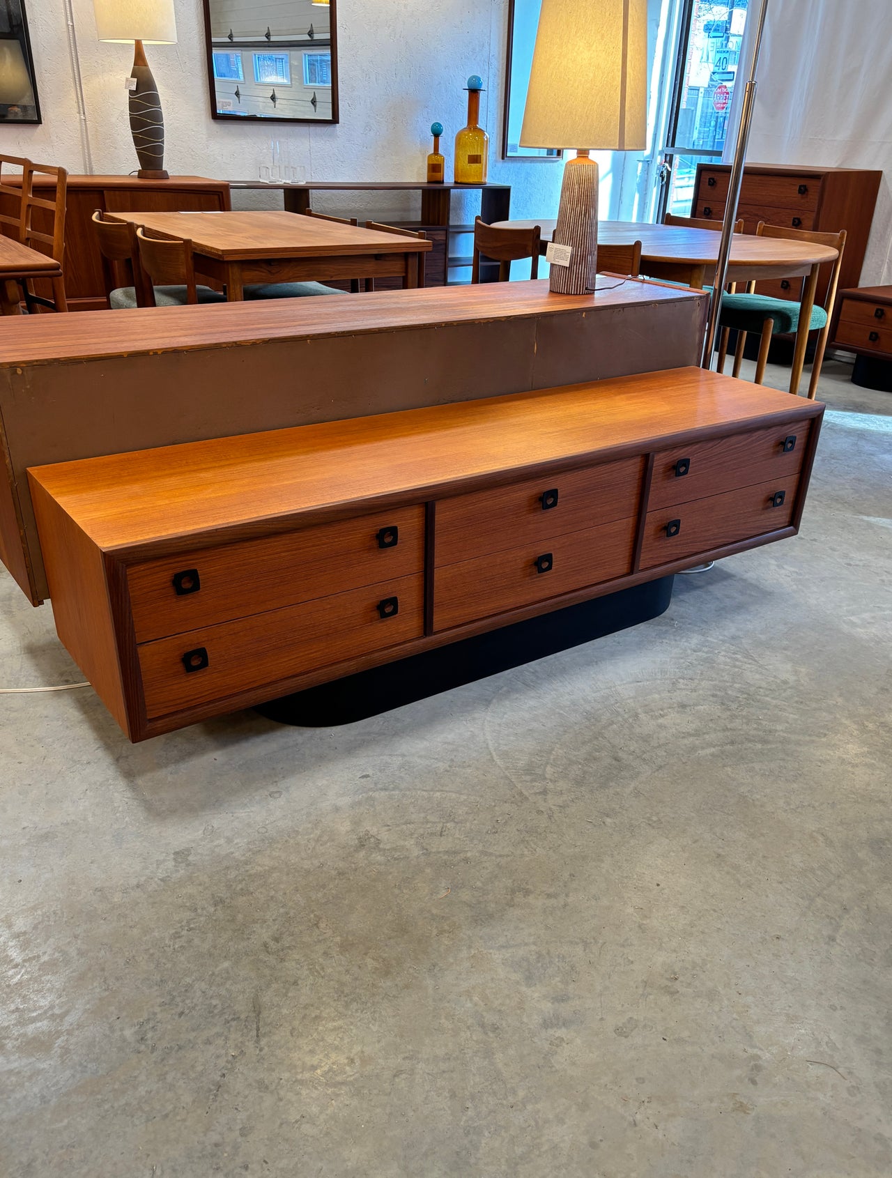 Commode basse en teck par RS Associates, Canada circa 70