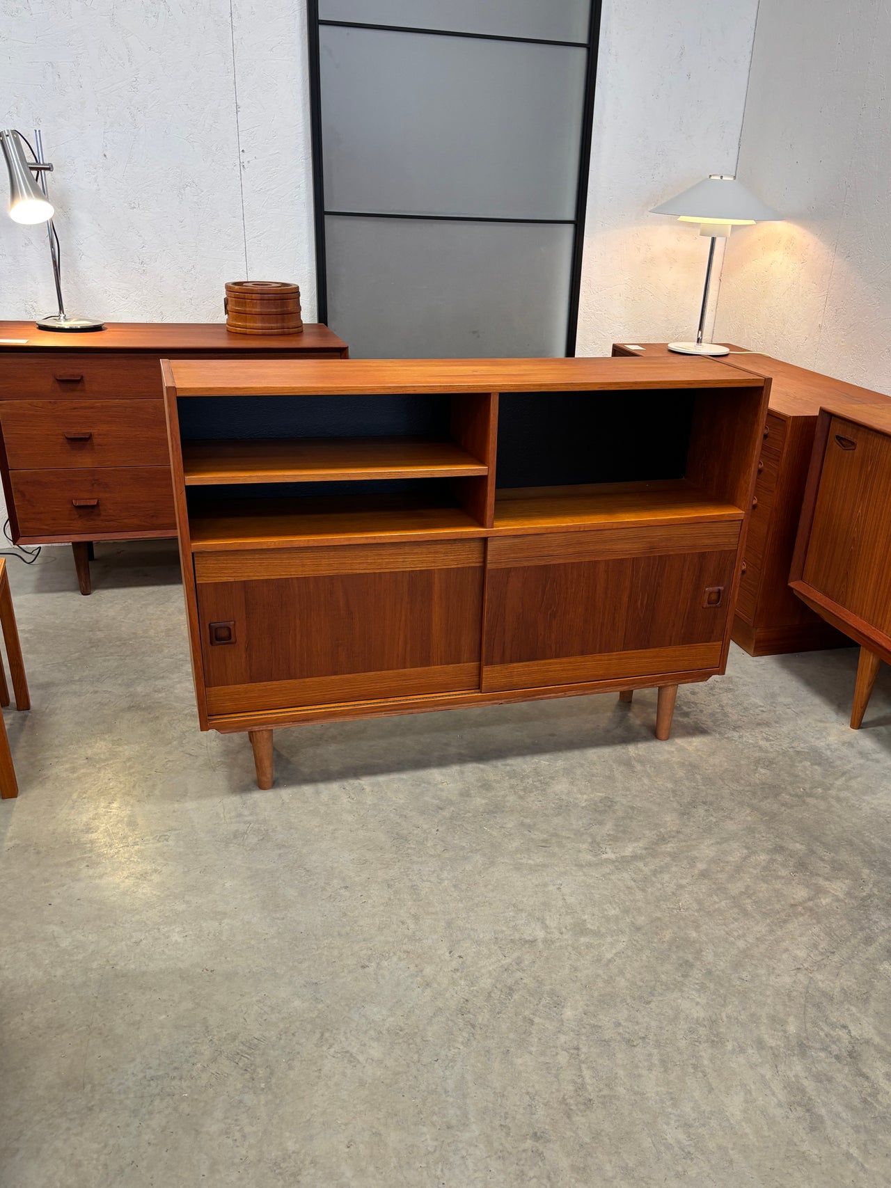 Étagère moderne en teck par Domino Møbler, Danemark circa 70