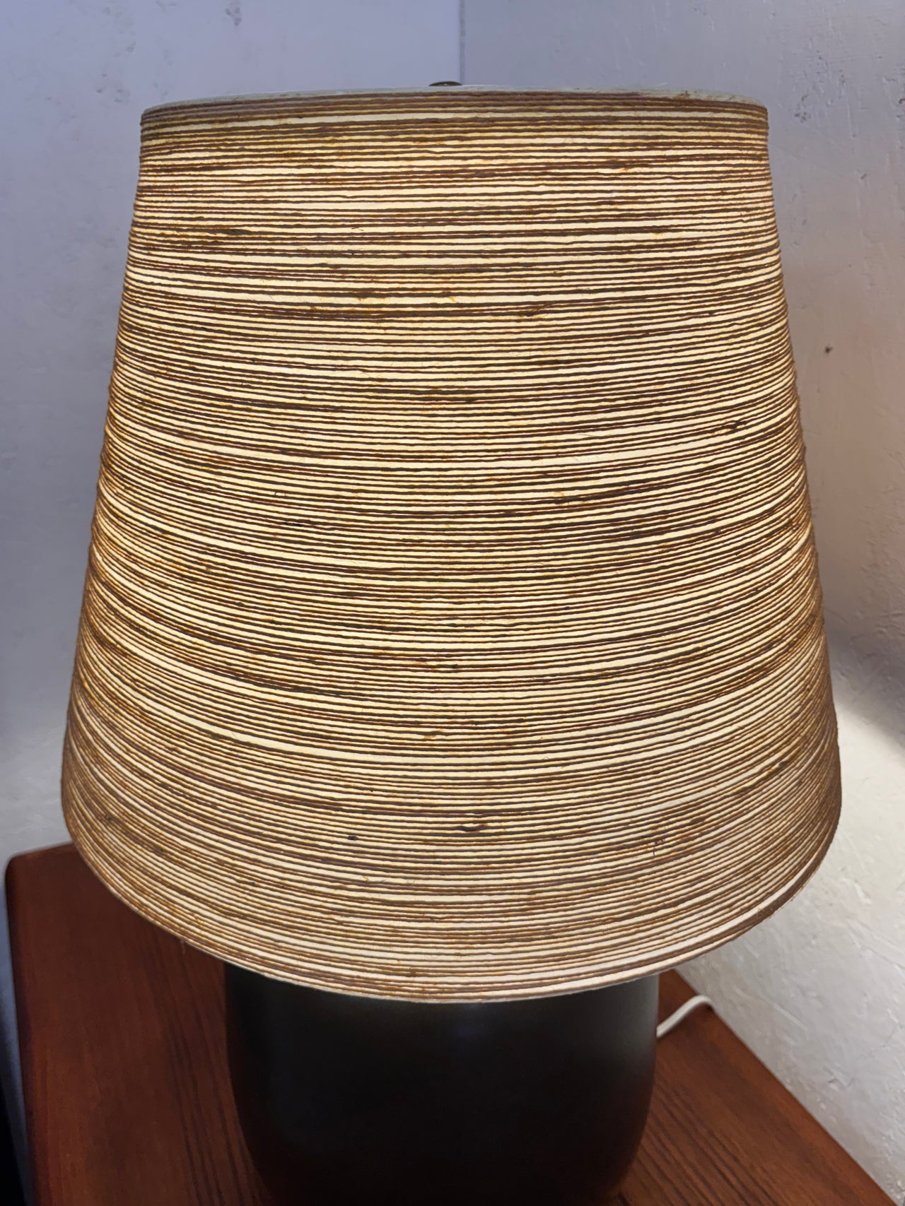 Lampe de table vintage modèle 1300 par Lotte et Gunnar Bostlund en céramique, Canada circa 70