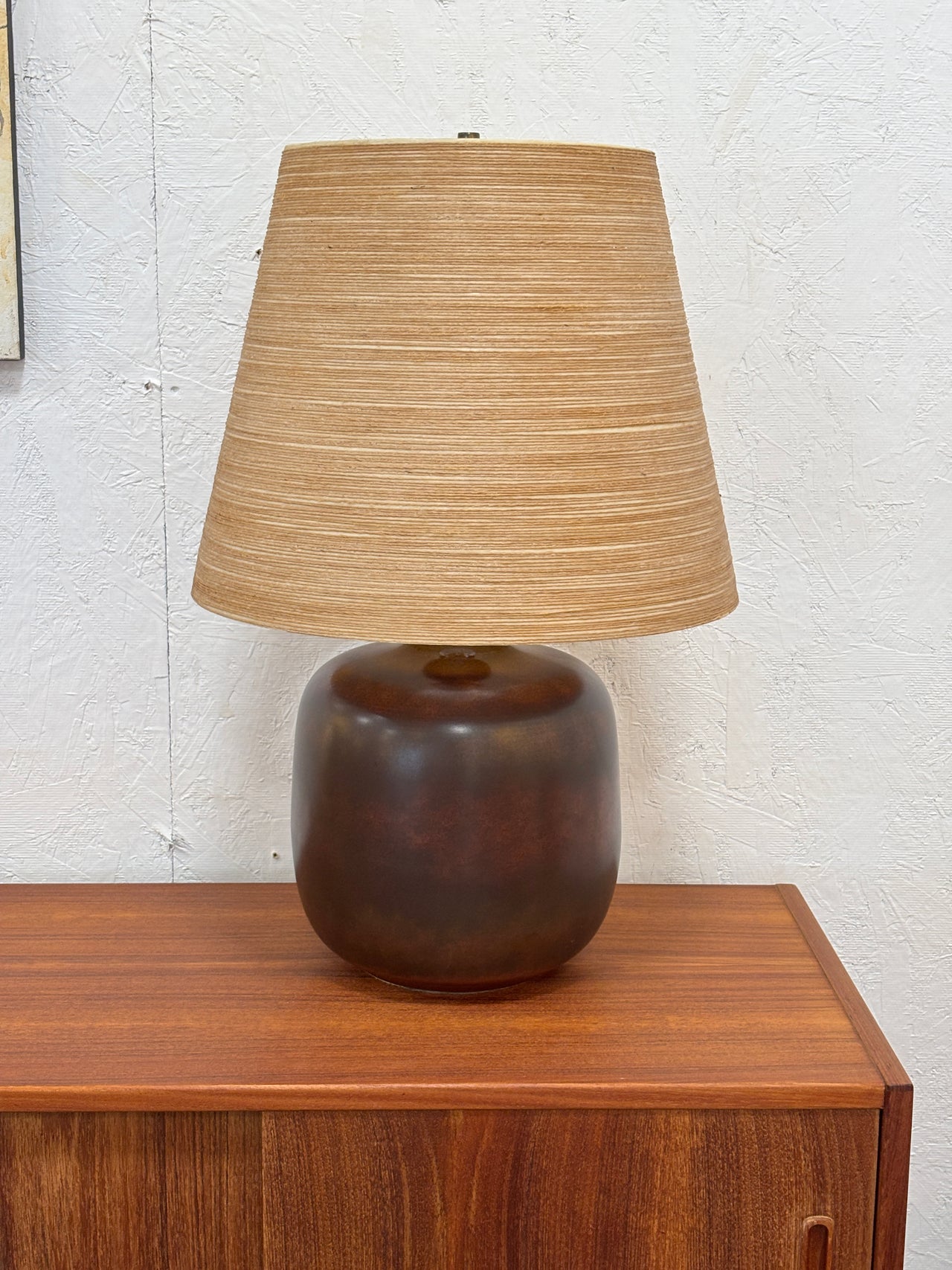 Lampe de table vintage modèle 1300 (2) par Lotte et Gunnar Bostlund en céramique, Canada circa 70