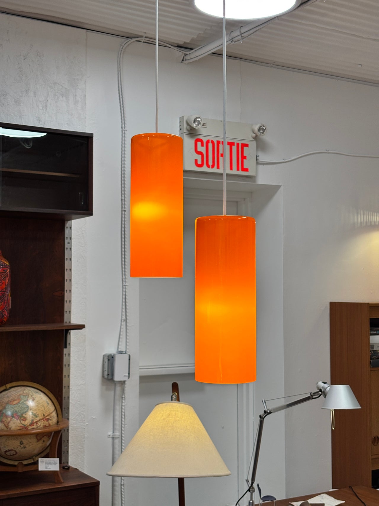 Paire de lampes suspendues mid century en verre, Danemark circa 60