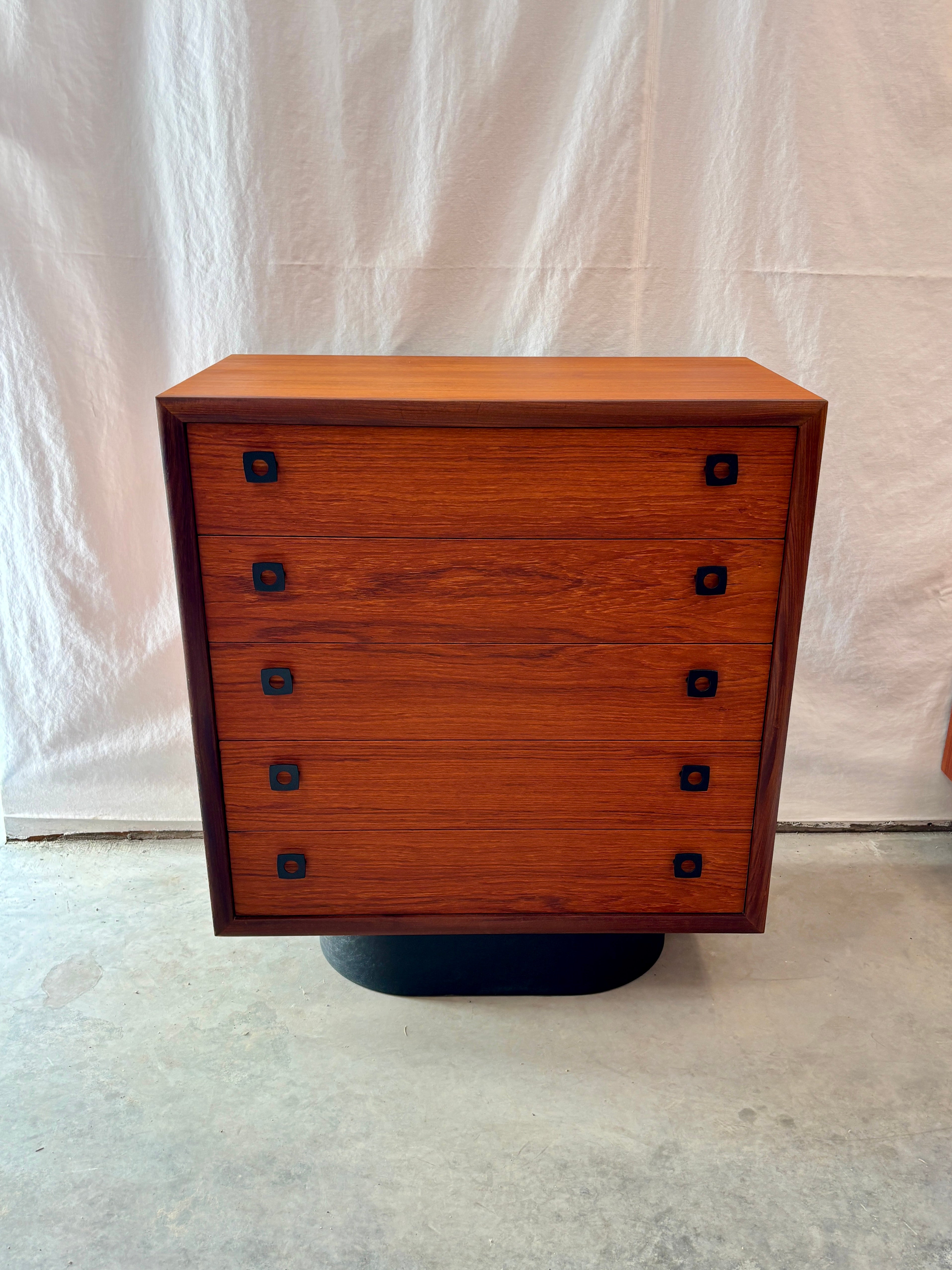 Commode en teck par RS Associates, Canada circa 70