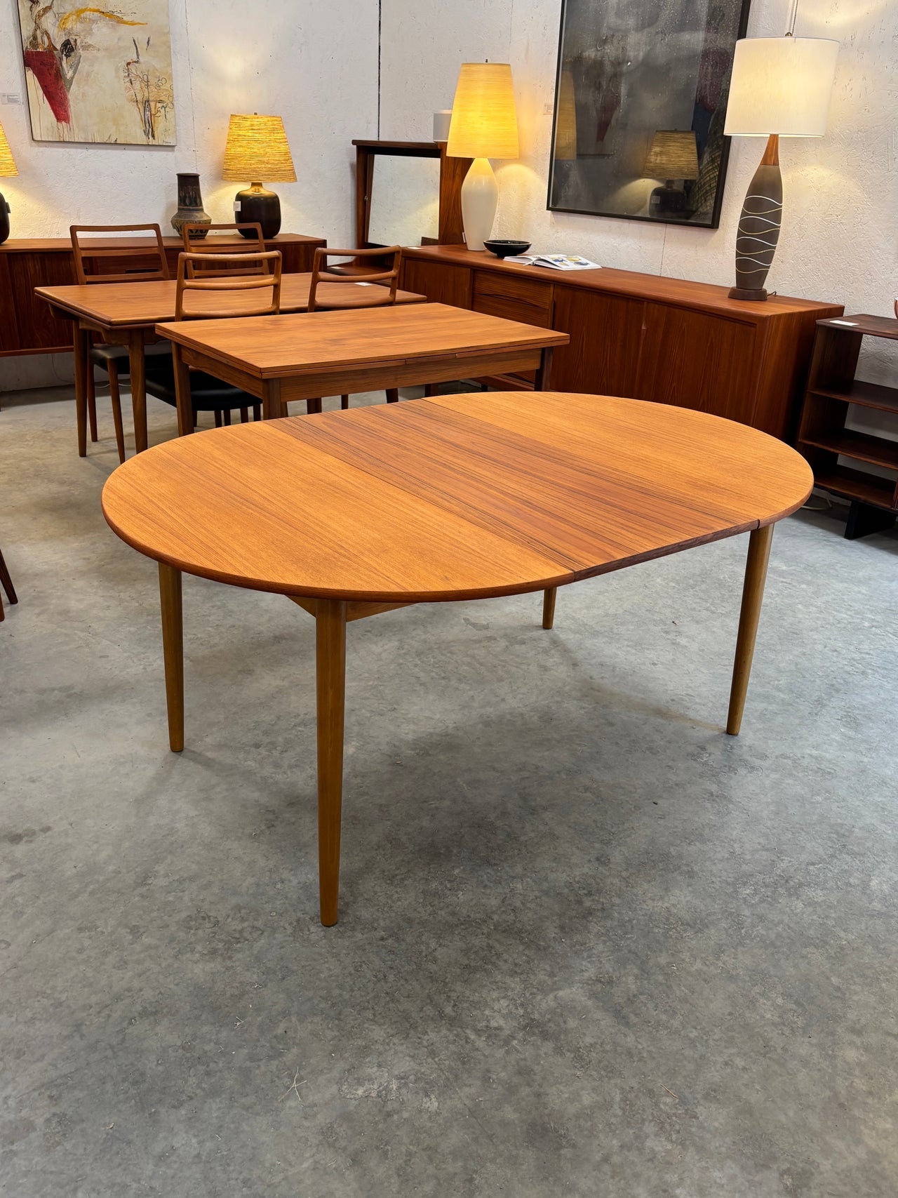 Table à diner ronde en teck et hêtre par Farstrup Møbelfabrik, Danemark circa 60