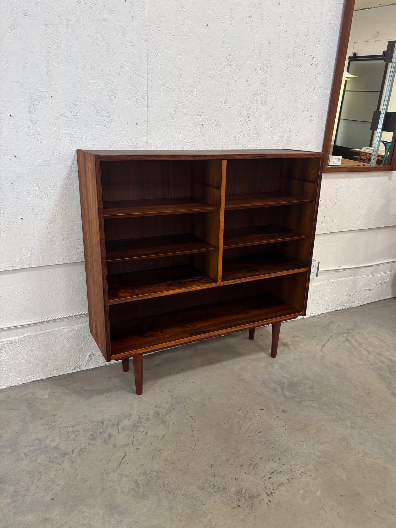 Étagère en bois de rose par Carlo Jensen pour Hundevad & Co, Danemark circa 60