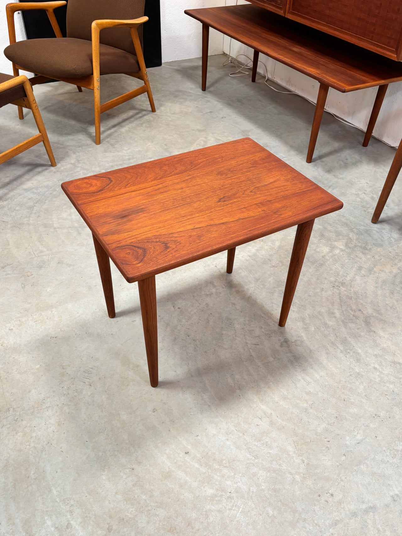 Table d'appoint mid century moderne en teck, Danemark circa 60