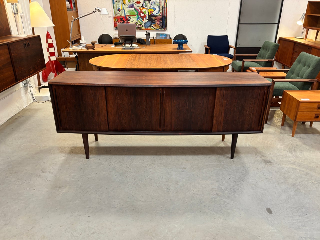 Buffet mid century en bois de rose par Svend Aage Madsen pour H.P. Hansen, Danemark circa 60