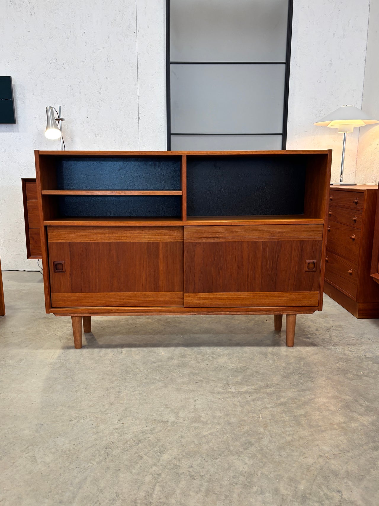 Étagère moderne en teck par Domino Møbler, Danemark circa 70