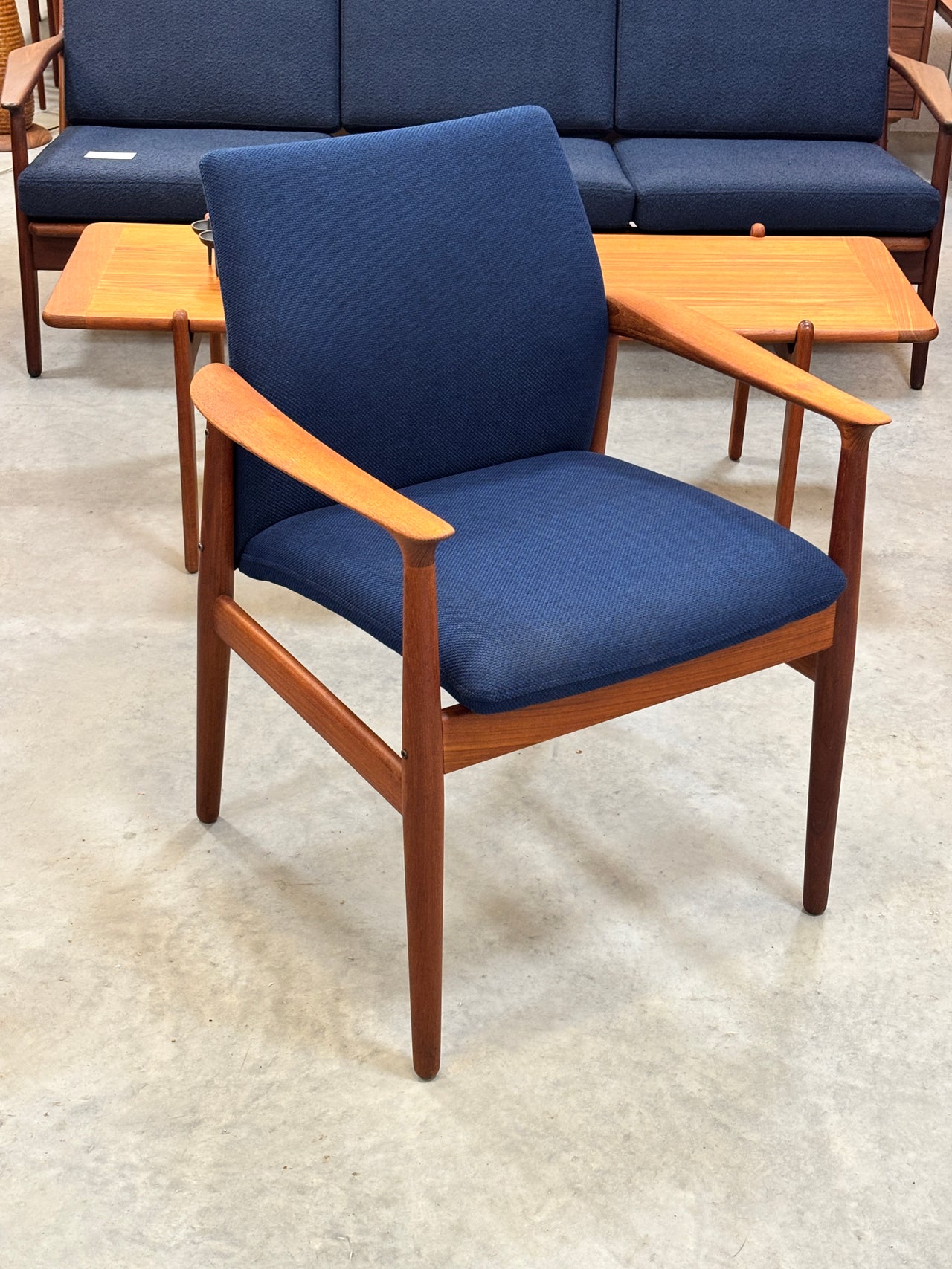 Fauteuil en teck par Grete Jalk pour Glostrup Møbelfabrik, Danemark circa 60