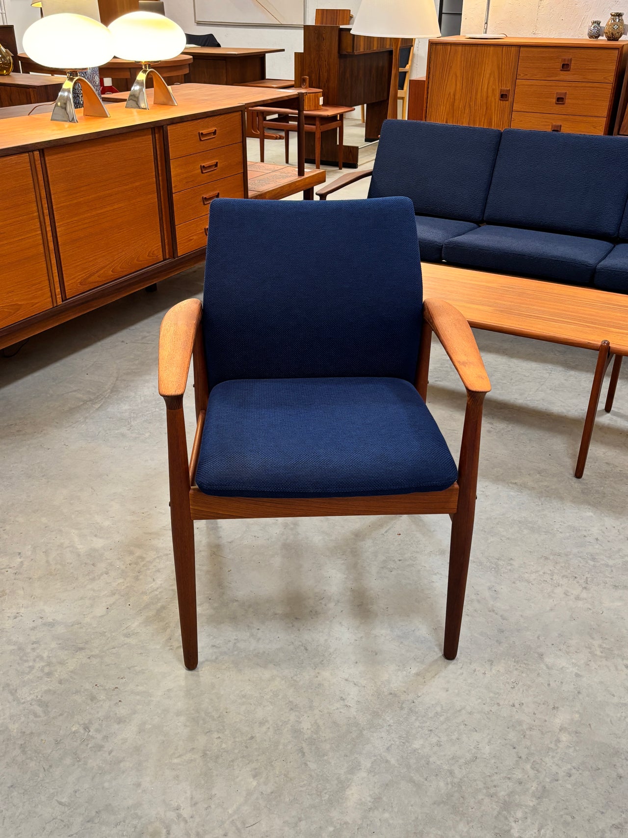 Fauteuil en teck par Grete Jalk pour Glostrup Møbelfabrik, Danemark circa 60