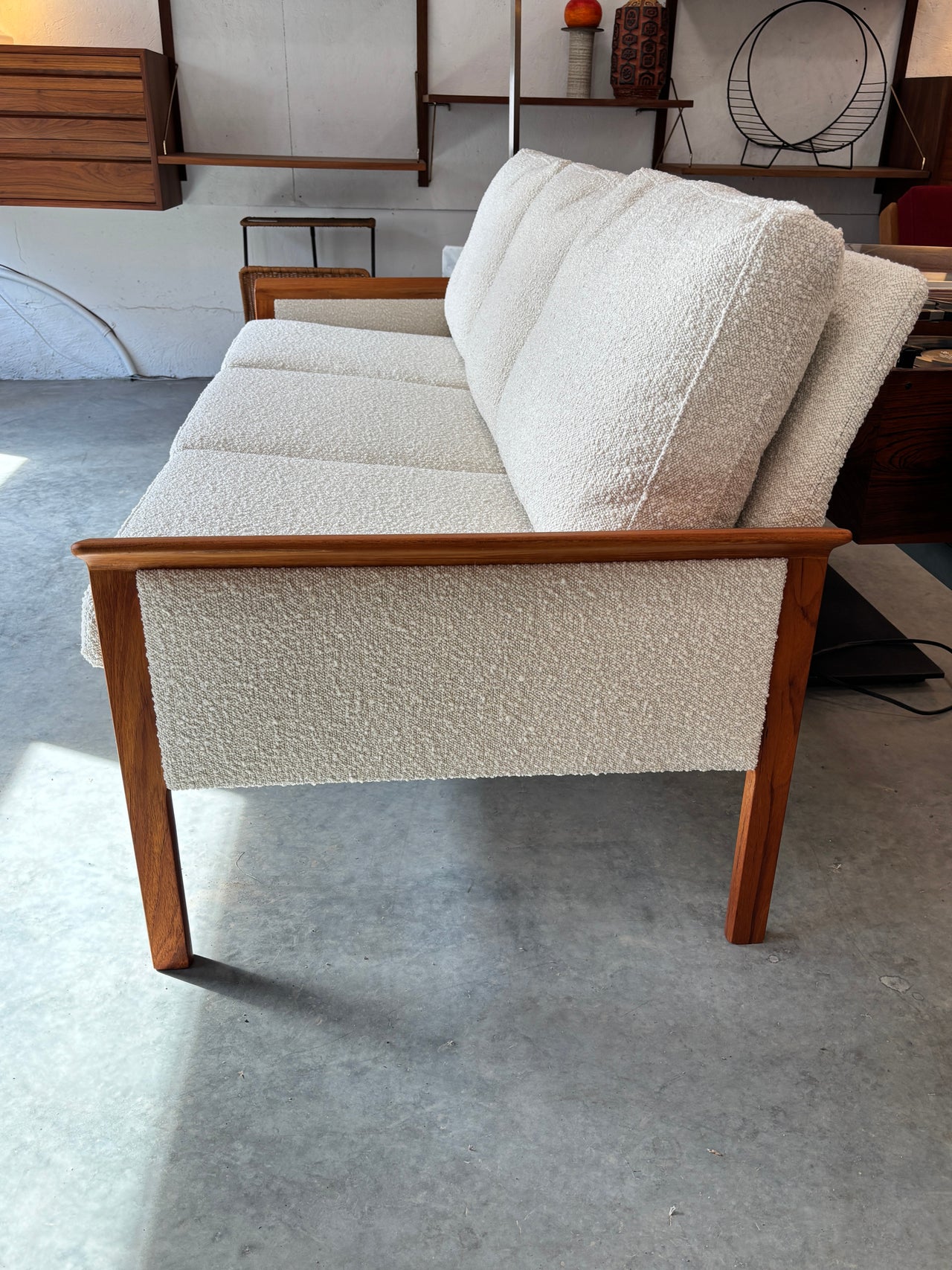Sofa en teck par Hans Olsen pour C/S Mobler, Danemark circa 60