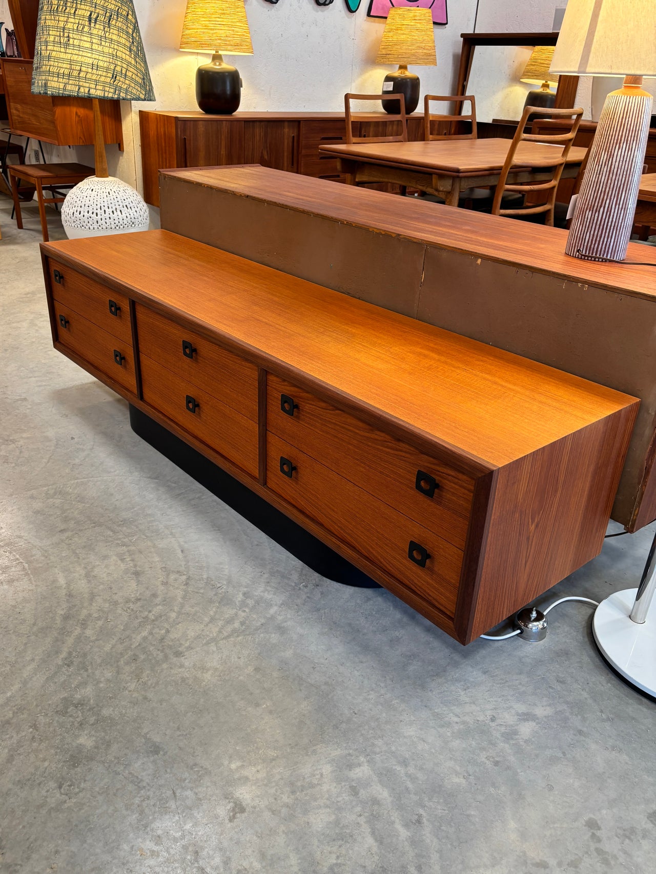 Commode basse en teck par RS Associates, Canada circa 70