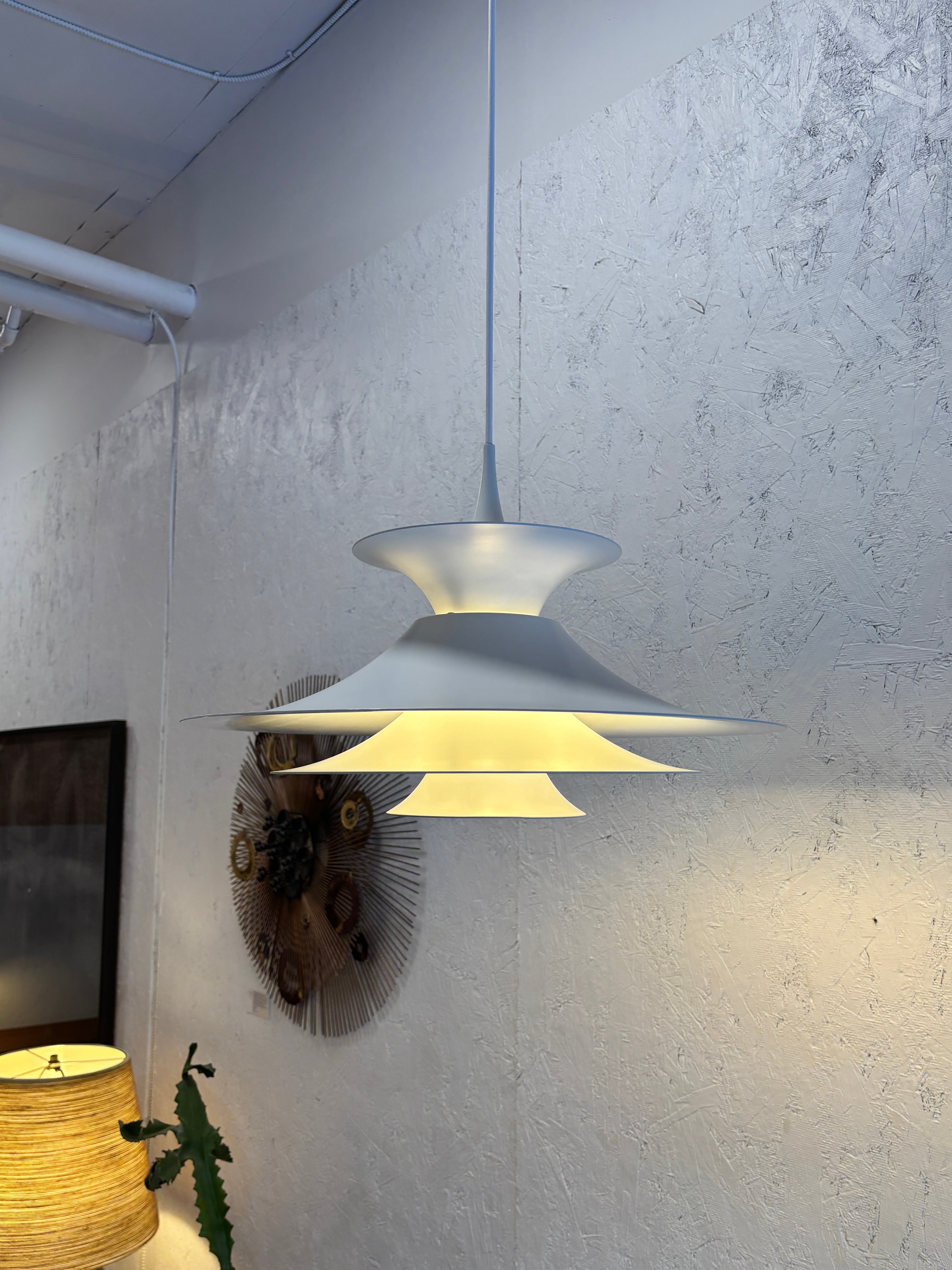 Suspension modèle Radius par Erik Balslev pour Fog & Morup, Danemark circa 70