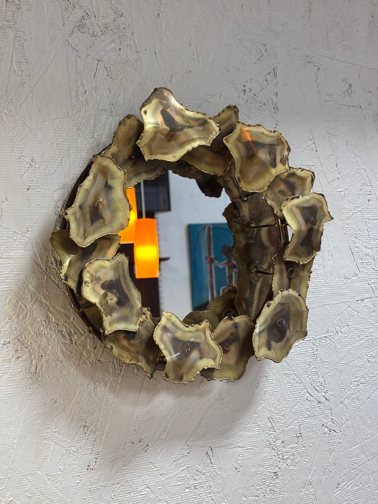Petit miroir mid century artisanale en laiton, circa 60
