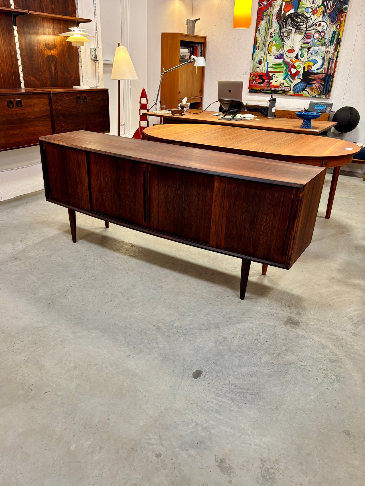 Buffet mid century en bois de rose par Svend Aage Madsen pour H.P. Hansen, Danemark circa 60
