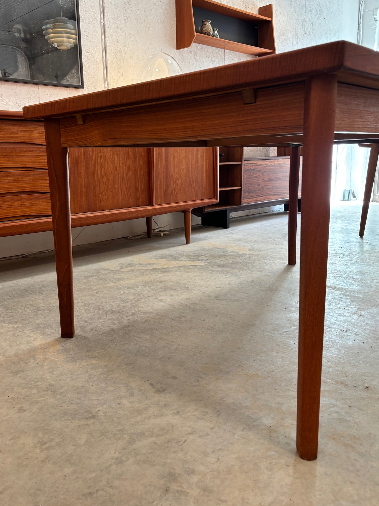 Table à diner papillon en teck par Henning Kjaernulf pour Vejle Stole Møbelfabrik, Danemark circa 60
