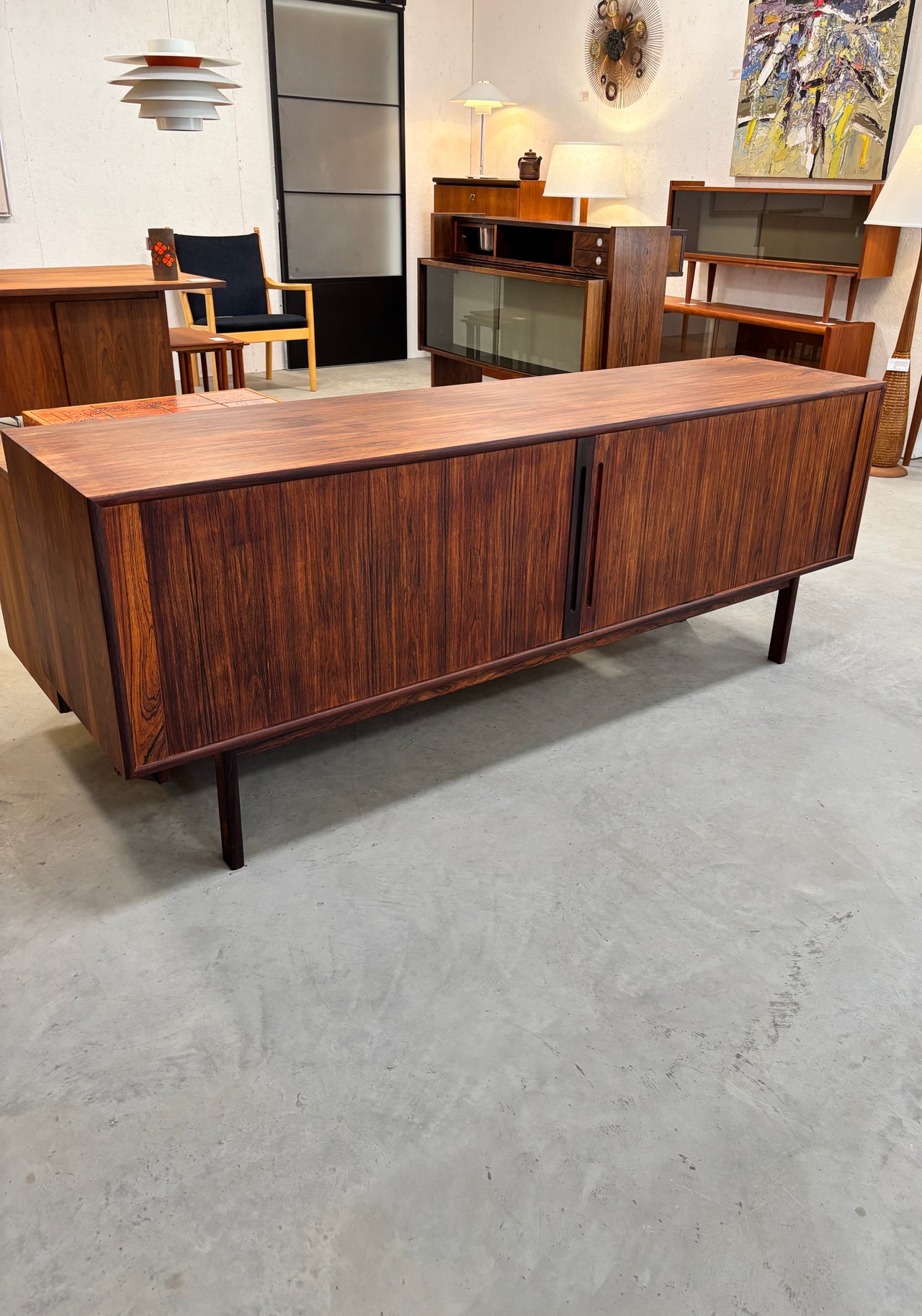 Buffet à portes tambours en bois de rose par Georg Petersens Mobelfabrik, Danemark circa 60
