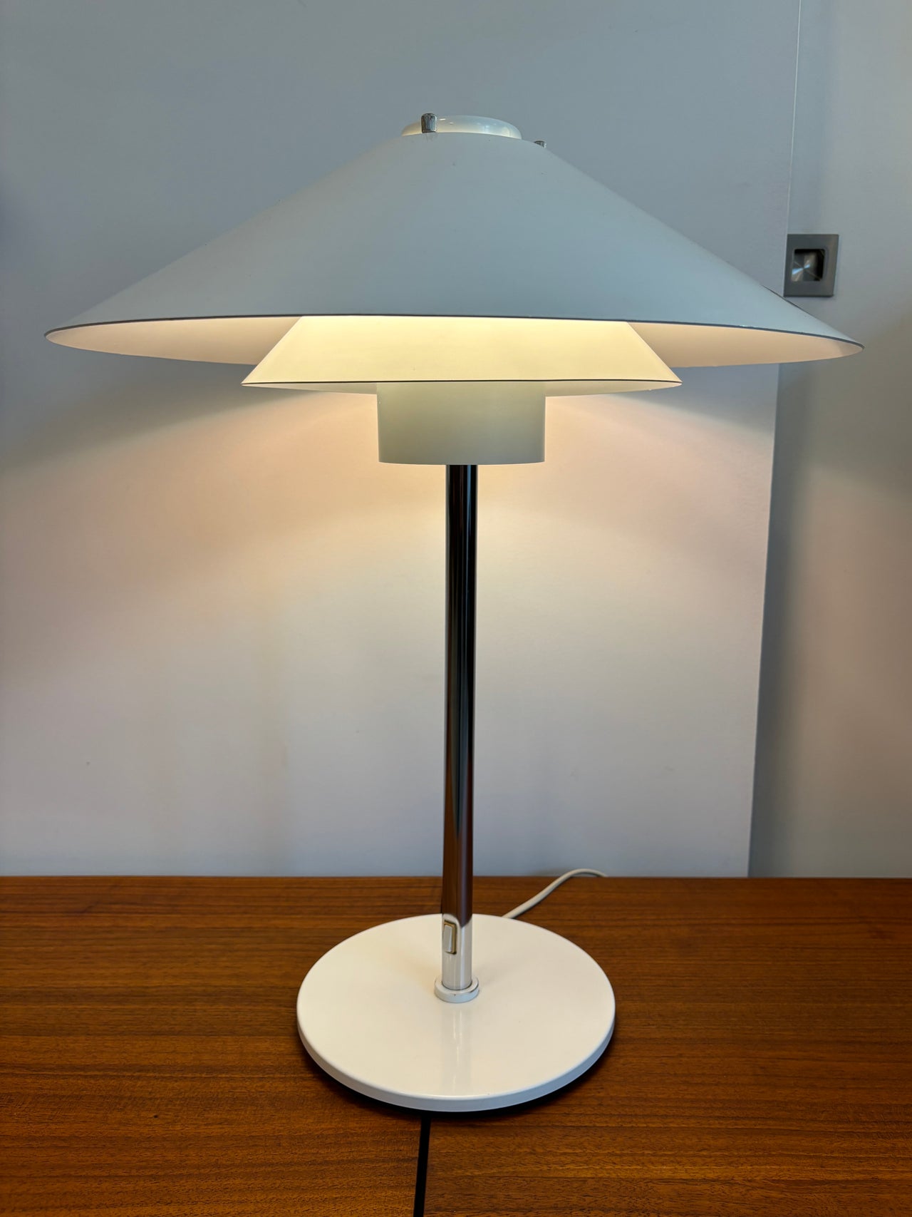 Lampe de table modèle Trapez par Christian Hvidt pour Nordisk Solar, Danemark circa 70