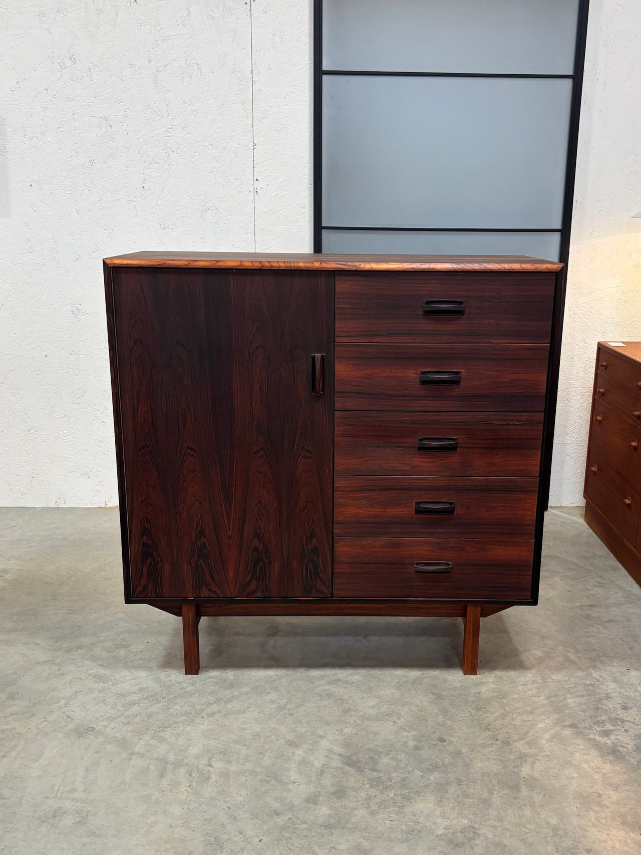Commode moderne en bois de rose par Mobican, Canada circa 70