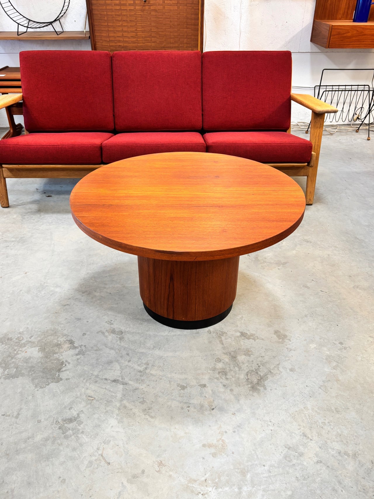 Table basse ronde en teck par RS Associates, Canada circa 70