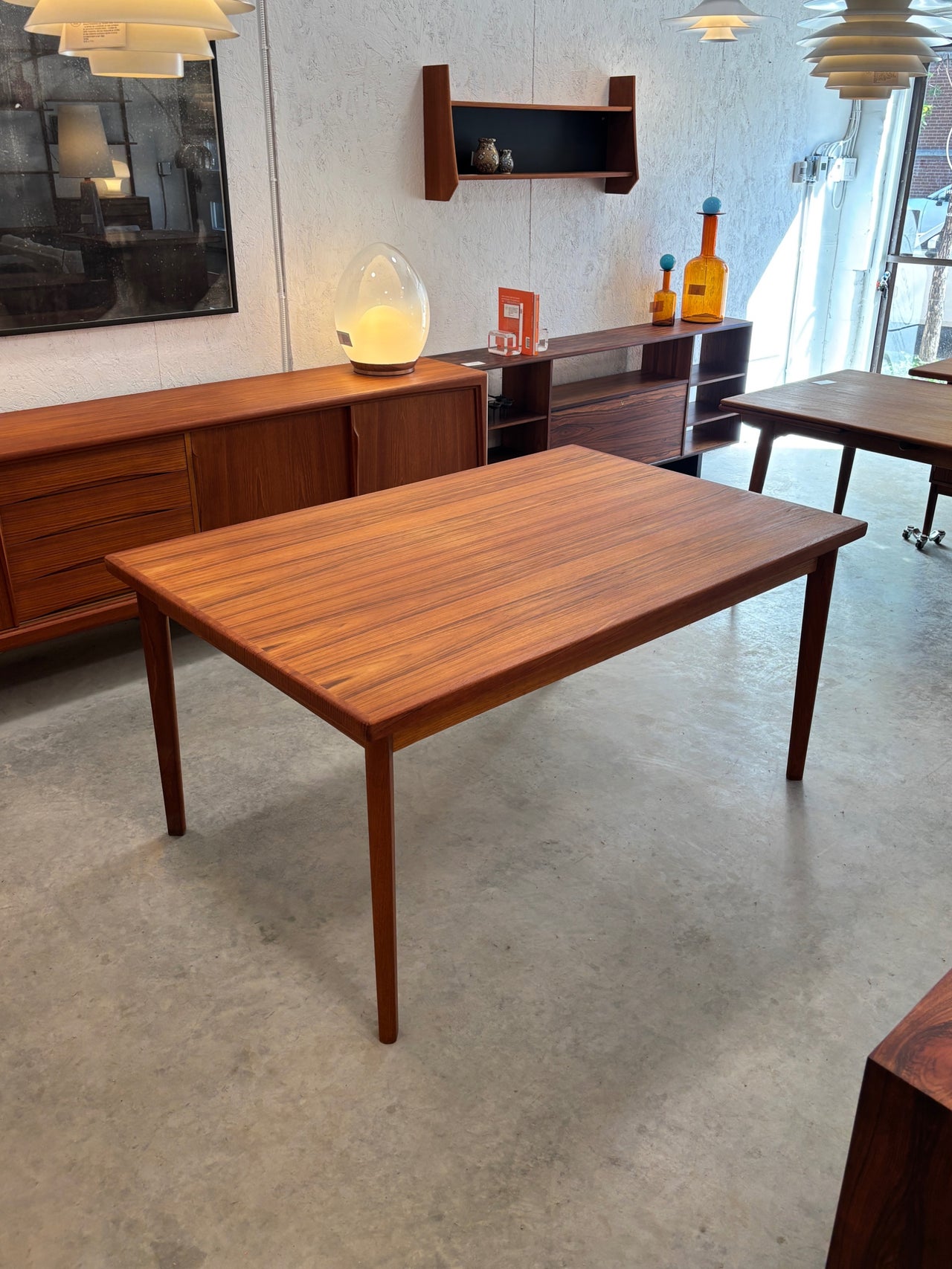 Table à diner papillon en teck par Henning Kjaernulf pour Vejle Stole Møbelfabrik, Danemark circa 60