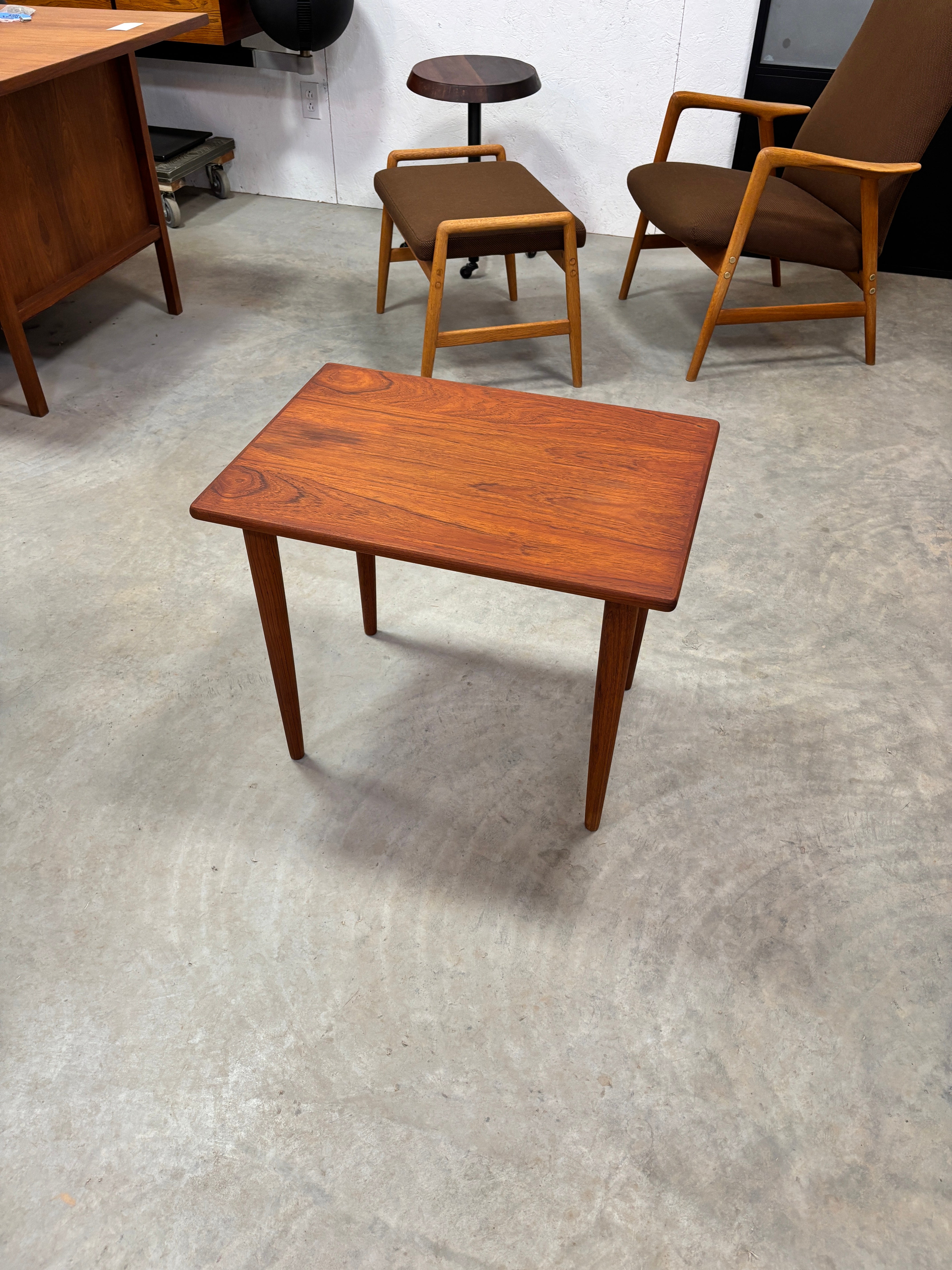 Table d'appoint mid century moderne en teck, Danemark circa 60