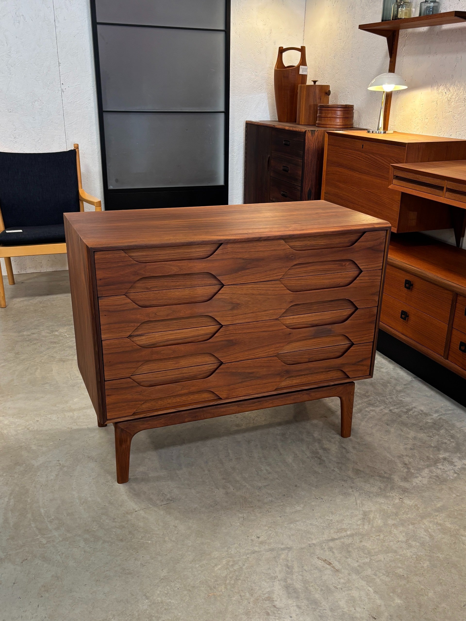 Commode en teck par Arne Hovmand Olsen pour Mogens Kold, Danemark circa 60