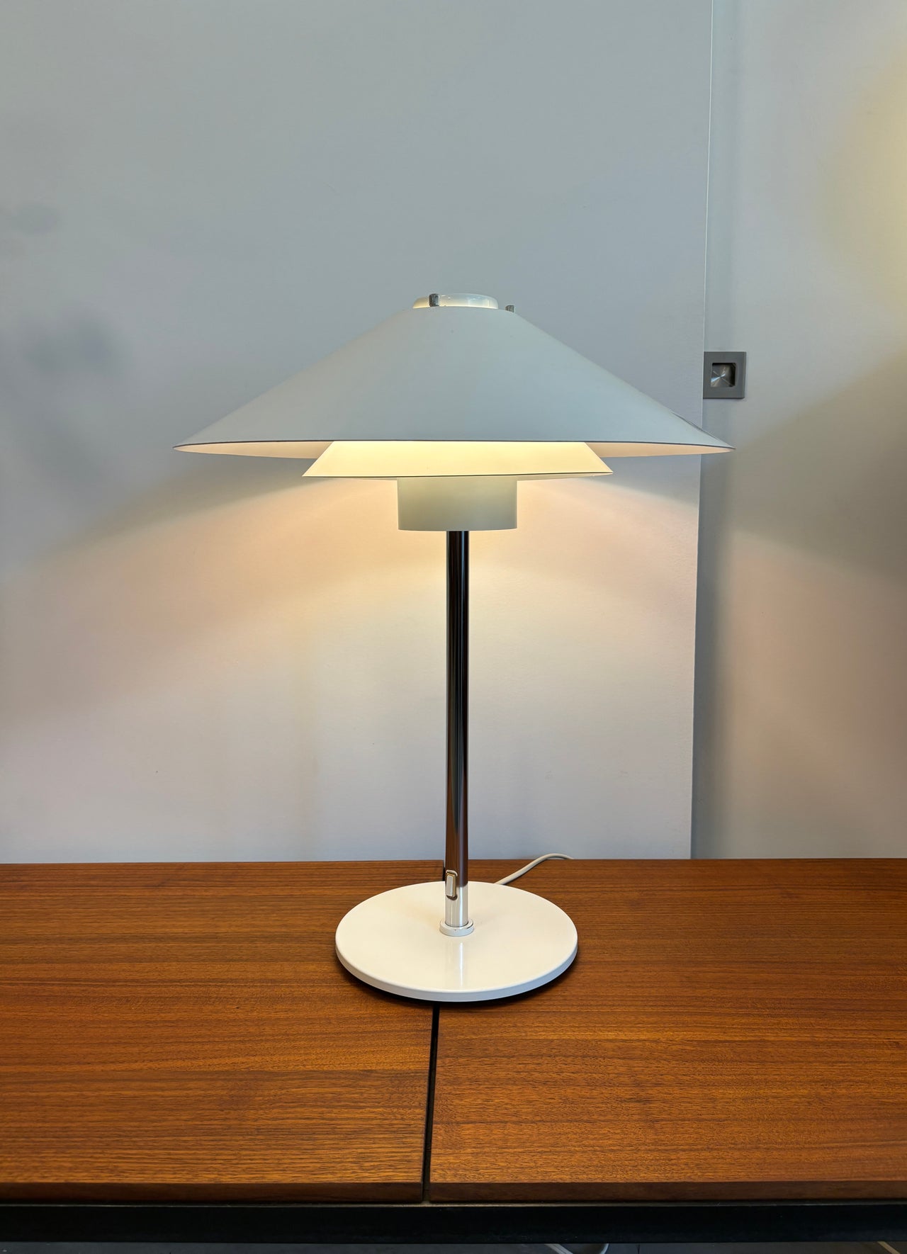 Lampe de table modèle Trapez par Christian Hvidt pour Nordisk Solar, Danemark circa 70