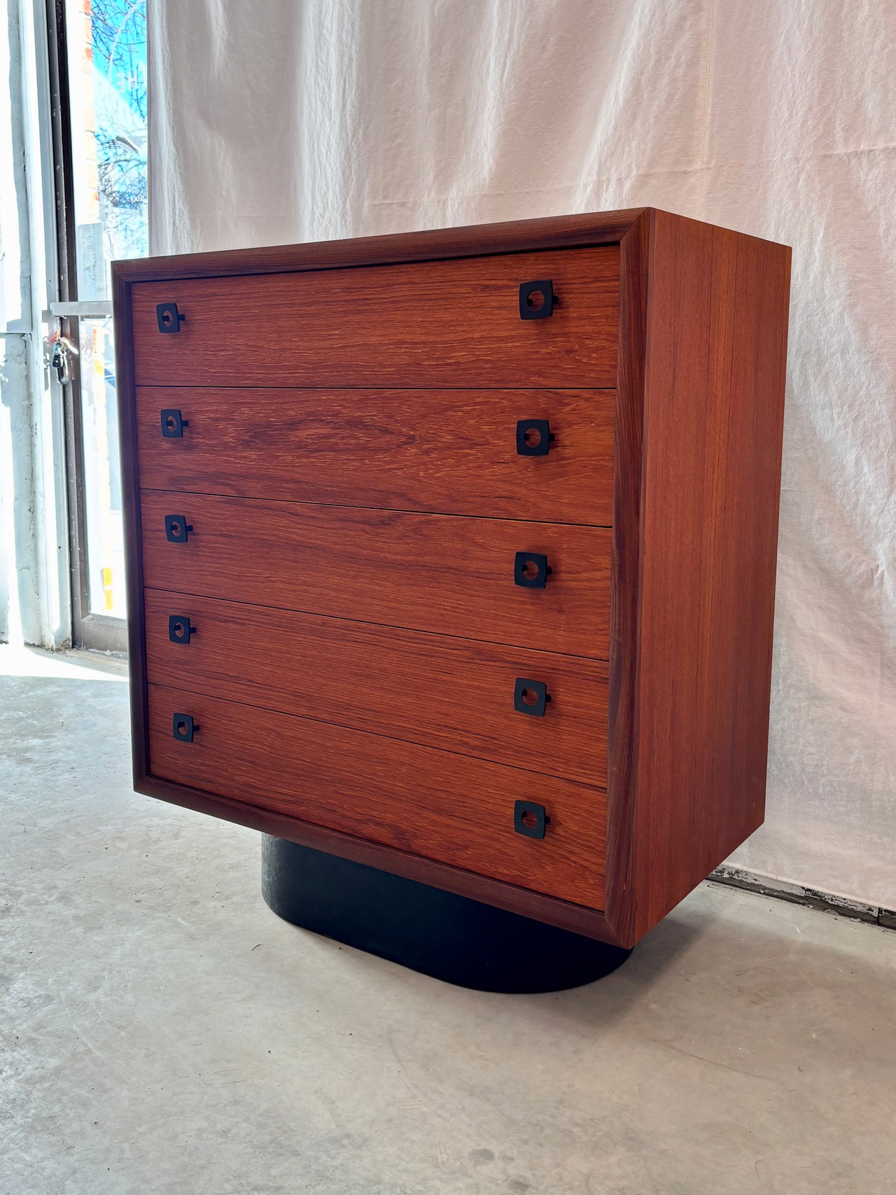 Commode en teck par RS Associates, Canada circa 70