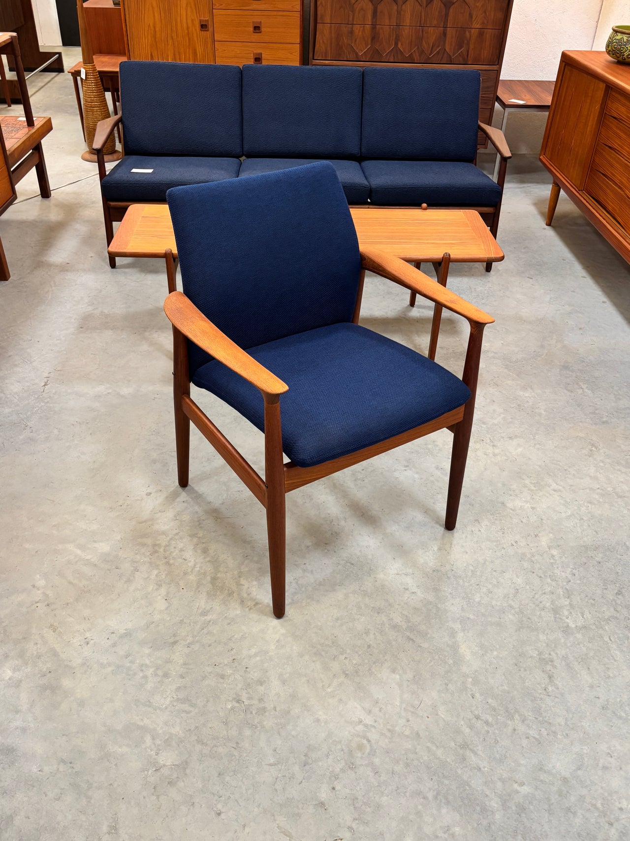 Fauteuil en teck par Grete Jalk pour Glostrup Møbelfabrik, Danemark circa 60