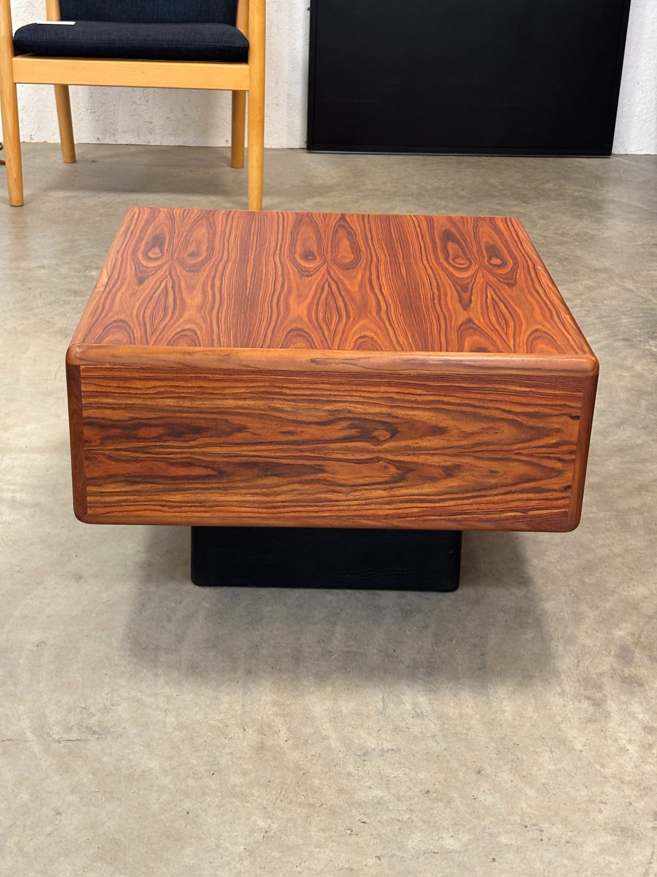 Table basse carrée mid century en bois de rose, Canada circa 70