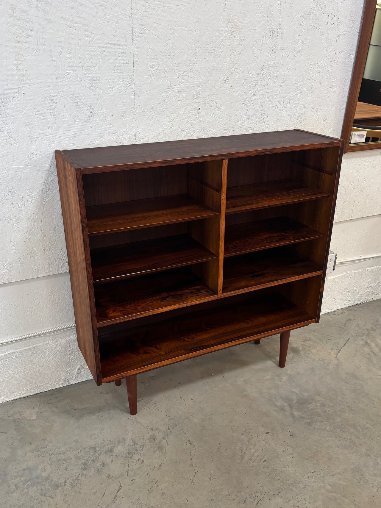 Étagère en bois de rose par Carlo Jensen pour Hundevad & Co, Danemark circa 60