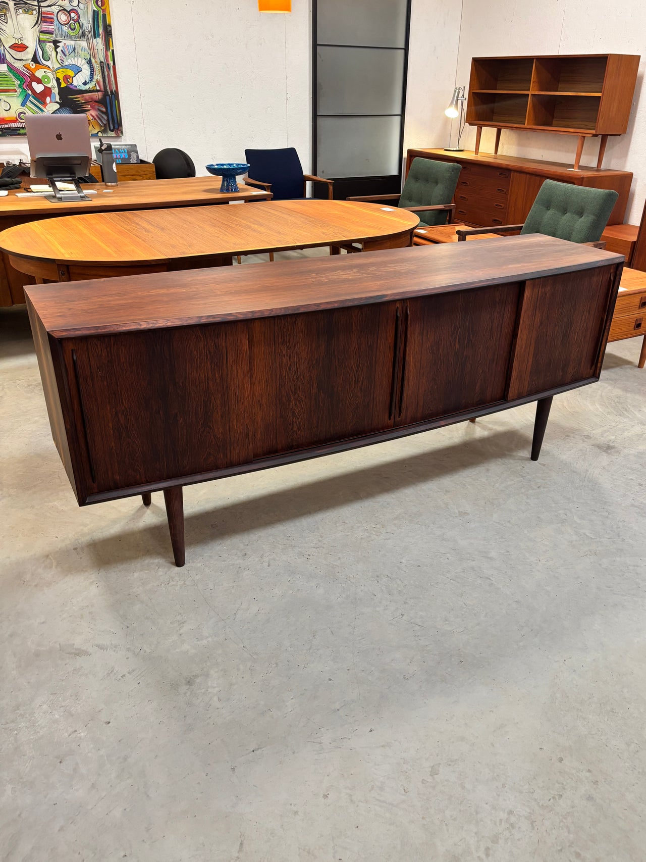Buffet mid century en bois de rose par Svend Aage Madsen pour H.P. Hansen, Danemark circa 60