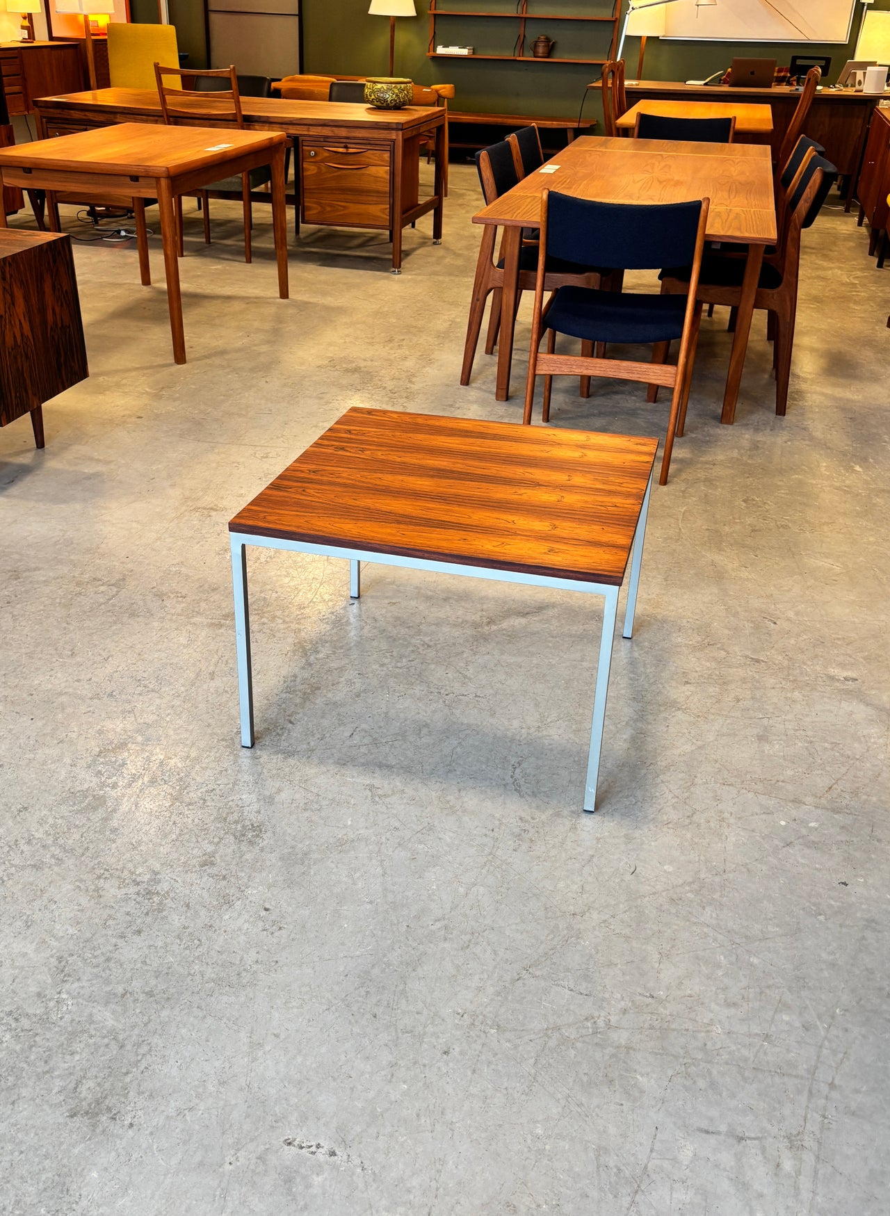 Table basse en bois de rose par Ilse Möbel, Allemagne circa 60