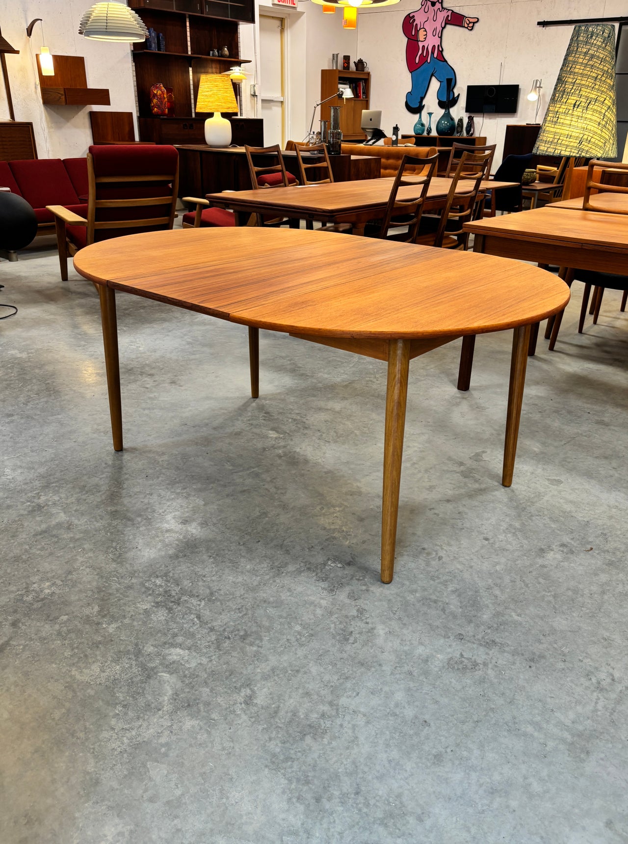 Table à diner ronde en teck et hêtre par Farstrup Møbelfabrik, Danemark circa 60